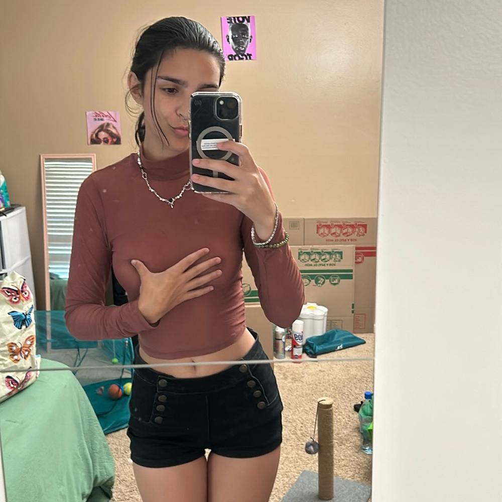 Small Mesh Plum Crop Long Sleeve